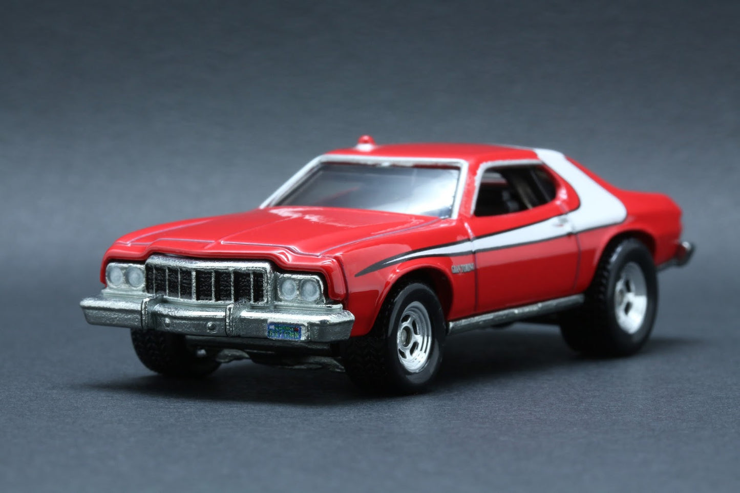 Retro Entertainment Starsky & Hutch Hot Wheels Ford Gran Torino TV show Car Die-Cast 1:64 Scale